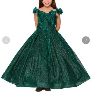 Beautiful Emerald/ hunter green little girls gown size 10.